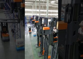 Zowell Guy up VNA forklift appropriate for 1750mm aisle width,seat sort