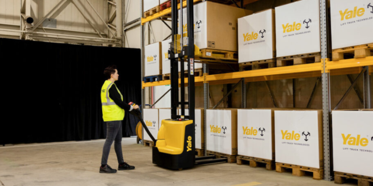 Lithium-ion Tech for Compact Pallet Stacker