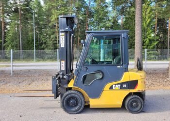 Keep away from used forklift pitfalls | Cat® Elevate Vehicles EAME