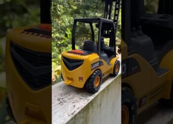 Forklift Toy😱 #trending #viralvideoshorts #scalemodel #forklift