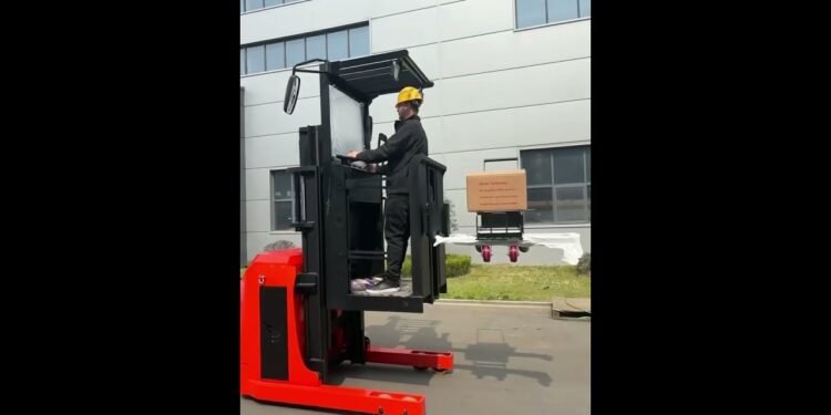 🔥 Is Your Warehouse Exercise Crushing Your Soul? Let SINOHENG Forklifts Save the Day!🔥