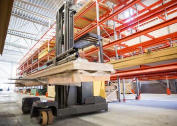 Cat® carry vans for bushes and similar programs