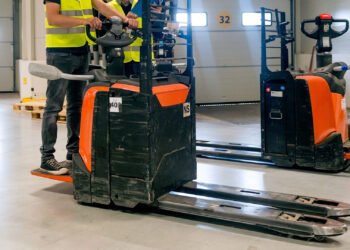 Easy methods to Function a Stand-Up Forklift