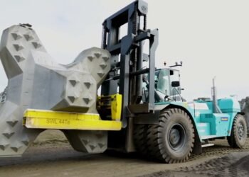 Most sensible 10 Greatest and Maximum Robust Forklifts In The International