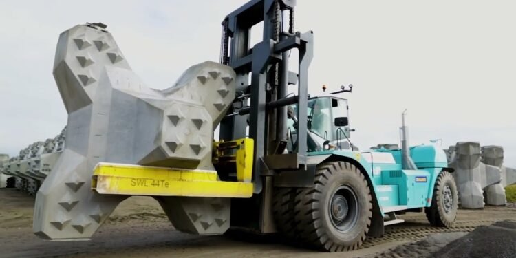 Most sensible 10 Greatest and Maximum Robust Forklifts In The International