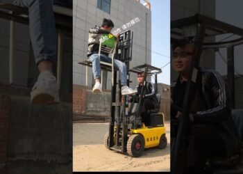 0.5 ton electrical forklift is acceptable for operating in small areas#Small electrical $7.8