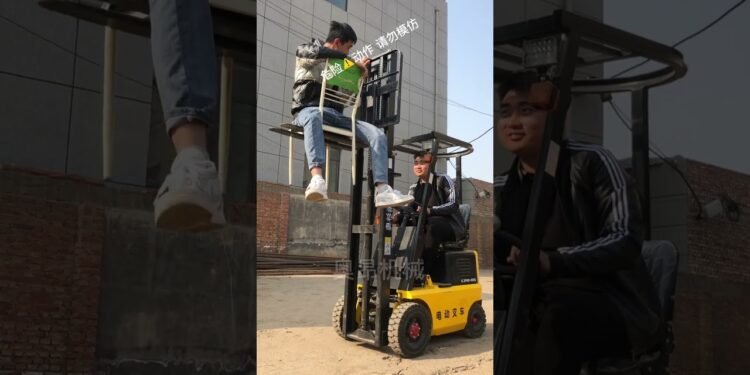 0.5 ton electrical forklift is acceptable for operating in small areas#Small electrical $7.8