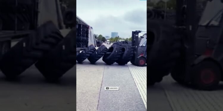 Forklift Operation in tyre unloading ll #forklift #tyre #logistics #supplychain #automotive #information