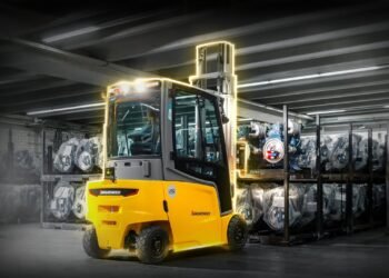 Jungheinrich electrical forklifts: Power to transport ahead.