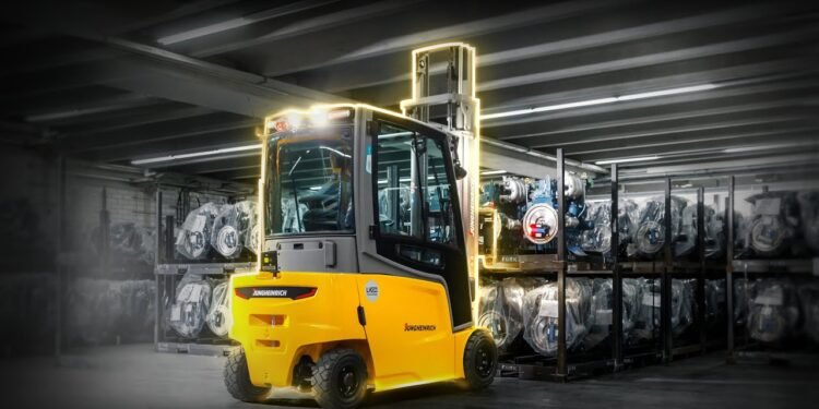 Jungheinrich electrical forklifts: Power to transport ahead.
