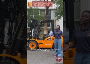 What are they? The 2 new options of the forklift! #forklifts #equipment