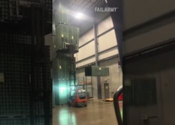 Do they simply give out forklift jobs to somebody this present day? 😱😂