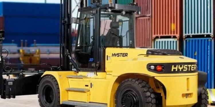 New Hyster battery electrical empty container handler is helping decarbonise fleets