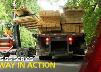 PALFINGER FHS 55 Truck-Fixed Forklift: 4Way in Motion