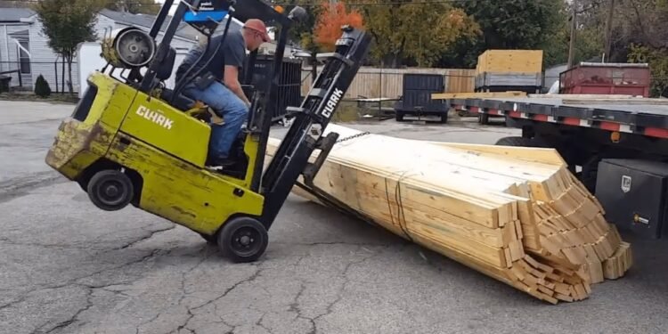 TOP Forklift Fails Compilation 2022 – Unhealthy Forklift Crashes – IDIOTS FORKLIFT DRIVER