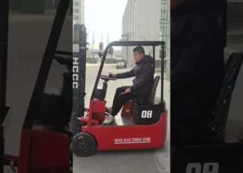 #car #forklift #electricforklift #lifting #equipment #helpful