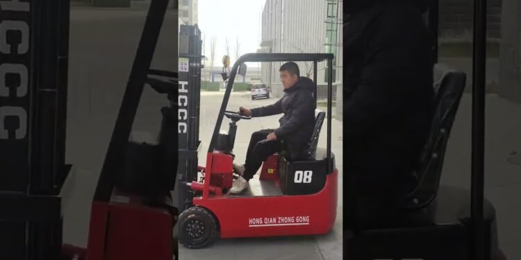 #car #forklift #electricforklift #lifting #equipment #helpful