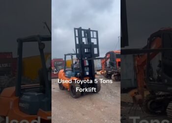 Used Toyota 5 lots forklift for warm sale.Welcome to seek the advice of#usedforklift#forklift#toyota#usedtoyota