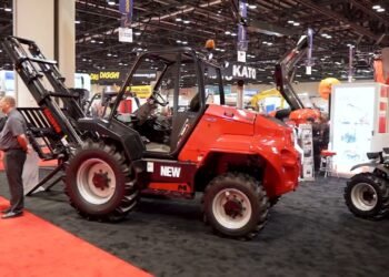 M 30-4 QuickShip Tough Terrain Forklift for Apartment