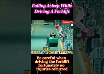 Be Cautious When Riding a Forklift #shortvideo #acidente #brief