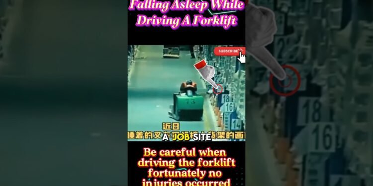 Be Cautious When Riding a Forklift #shortvideo #acidente #brief