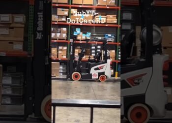 #bobcat#device#heavyequipment#motion#paintings#trending#authentic#sports activities#reels#gear#information#forklift#jobs