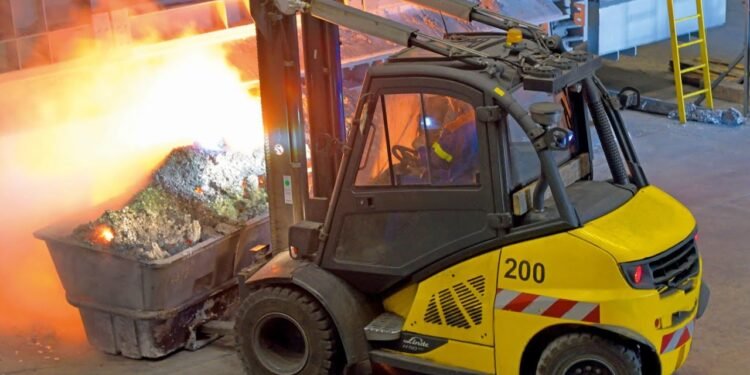 Robust forklifts for not easy packages [Customer Video] – Linde Subject material Dealing with