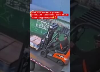 Truck rolls off with forklift nonetheless on mattress #jjsafetyllc #safetyfirst #safetyfails