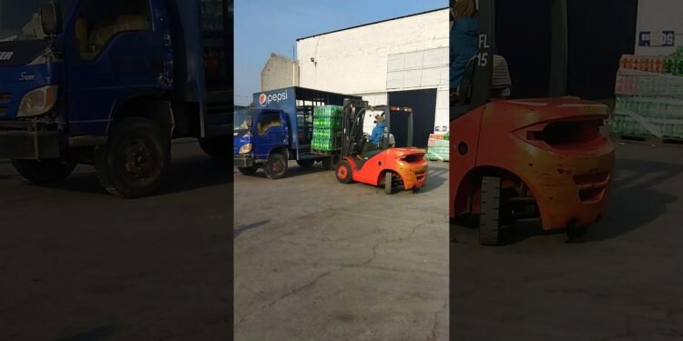 Forklift Loading Method #forklift #loading #methodology #youtubeshorts