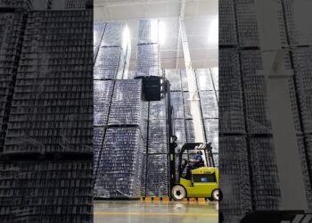 Qualified and professional Operator