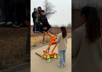 Save time, effort and hard work. A just right helper for farmers Electrical forklift One system with a couple of.