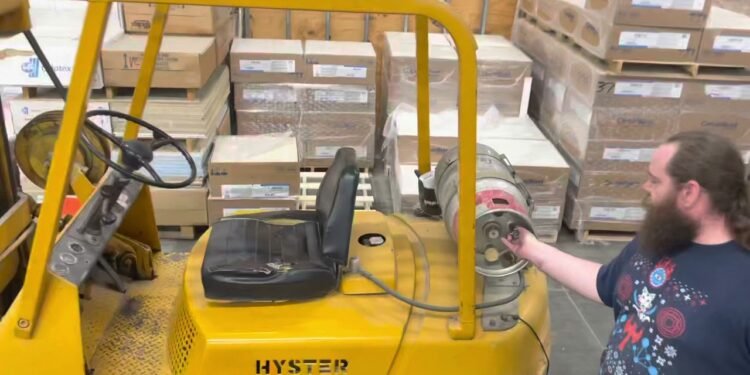 Learn to power a handbook forklift