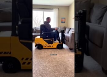 Wow! I want a forklift recliner in my existence! 🤣👏