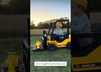 The Journey-On Forklift Each Child Needs! 🚧 | Forklift9000 In Motion