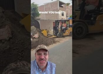 Forklift with a bucket??? #equipment #contractor #apparatus