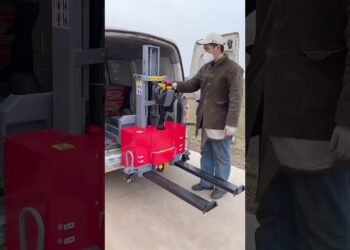 Electrical forklift that may be loaded into van #forklift #forklift #forkliftdriver #forkliftoperator