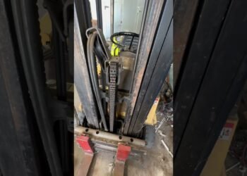 Hydraulic cylinder got rid of in mins ✅ #forklift #mechanic #viralvideos #fypシ #allstarnj