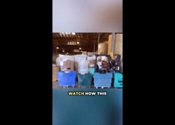 This forklift driving force is a threat 🤦