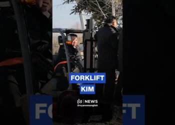 🇰🇵 👷🏼 Watch Kim Jong Un perform a forklift at building web site of squaddies’ memorial