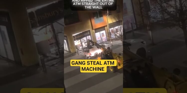 Second Gang use forklift to thieve ATM from Sainsbury’s in Milton Keynes #shortsfeed #breakingnews