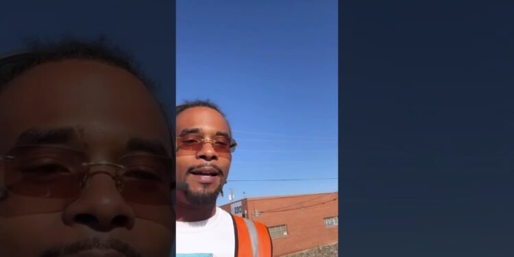 Trucking with the Buffs on Pt.2 #truckdriving #forklift #building