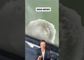 Forklift Drops Primary Boulder | Guy Information (by way of bigbigspy on ig) #forklift #oddlysatisfying #react