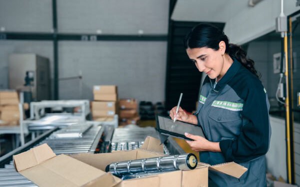 2026 MRO Survey: The team of workers at the back of warehouse automation