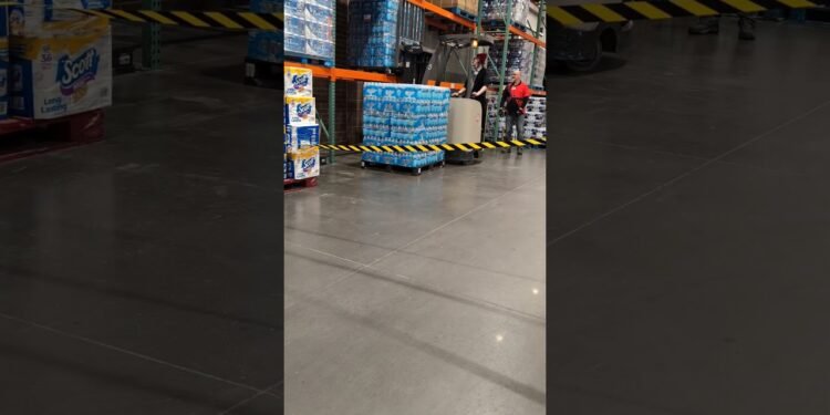 Forklift of heavy pieces at Costco #trendingvideo #youtubeshorts #shortsvideo #subscribemychannel