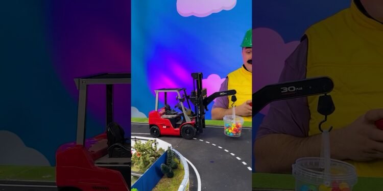 Faraway keep an eye on Forklift truck 🏗️ #builderc