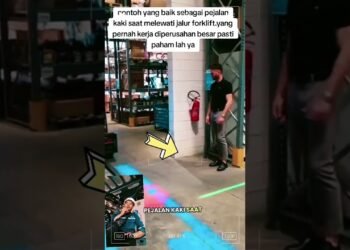 #forklift #car #alatberatterbesar #alatberatterbesar #shortvideo #humorous #xcavator #hitachizax