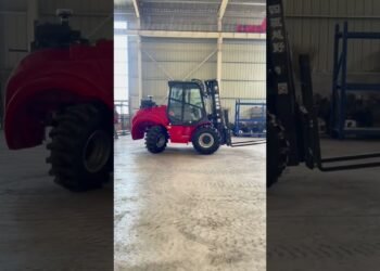 ZERO TURN RADIUS! This DIY Mini Forklift Makes use of Good Differential Power 😲