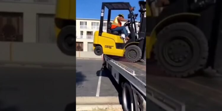 Forklift, loading and unloading hazards #information #electricalcomponents #info