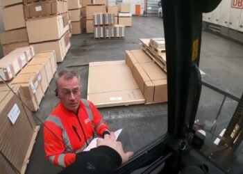 POV Day within the existence: 5 Ton Forklift operator! Loading and orderpicking