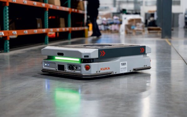 6 cell robotic traits converting warehouse operations